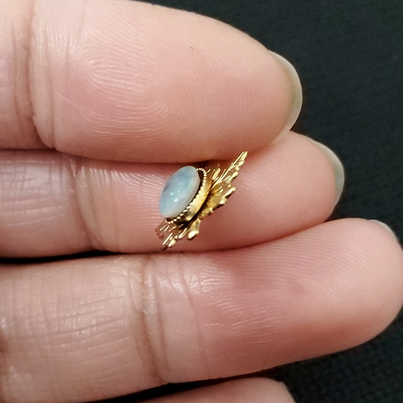 Opal Gem Gold Maple Leaf Pendant - Picture 3 of 6